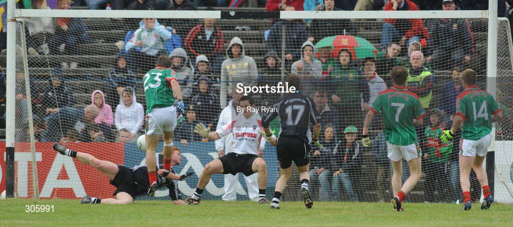 22 June 2008; Mayo's Aidan Kilcoyne scores his side's third goal against Sligo. GAA Football Connacht Senior Championship Semi-Final, Mayo v Sligo, McHale Park, Castlebar, Co. Mayo. Picture credit: Ray Ryan / SPORTSFILE