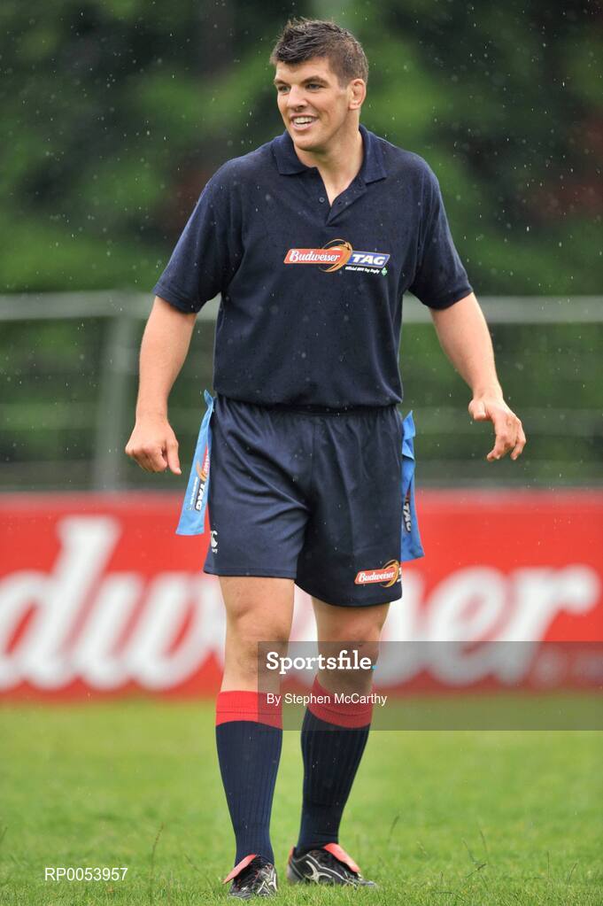 19th June 2008: Donncha O’Callaghan closed off his season in unusual fashion when he lined out with his own IRFU select 7 tag team at the Budweiser Tag League in Old Belvedere RFC in Dublin.  In a game referred by World Cup Final referee, Alain Rolland, Sutton based tag team, The Burbarians, won the chance to play opposite the Munster lock as part of the Budweiser Tag Rugby "Challenge Donncha" promotion. Picture credit: Stephen McCarthy / SPORTSFILE