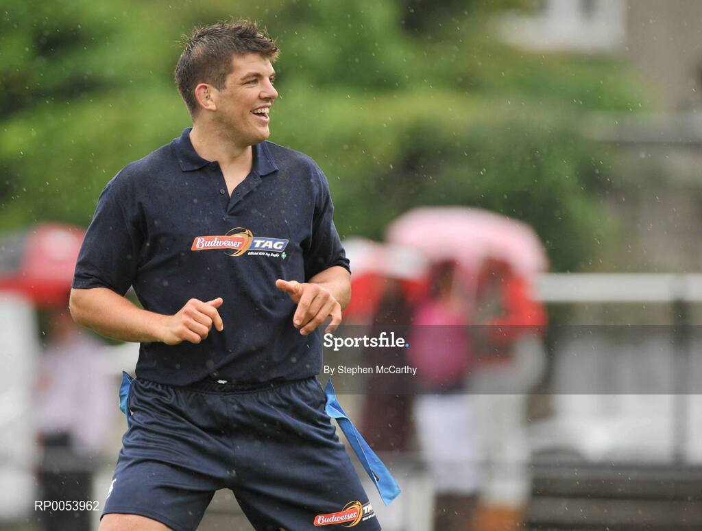 19 June 2008: Donncha O’Callaghan closed off his season in unusual fashion when he lined out with his own IRFU select 7 tag team at the Budweiser Tag League in Old Belvedere RFC in Dublin. In a game referred by World Cup Final referee, Alain Rolland, Sutton based tag team, The Burbarians, won the chance to play opposite the Munster lock as part of the Budweiser Tag Rugby "Challenge Donncha" promotion. Donncha O’Callaghan Select 7 v The Burbarians, Old Belvedere RFC, Anglesea Road, Dublin. Picture credit: Stephen McCarthy / SPORTSFILE