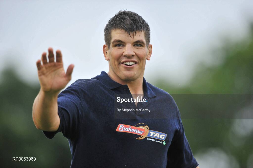 19 June 2008: Donncha O’Callaghan closed off his season in unusual fashion when he lined out with his own IRFU select 7 tag team at the Budweiser Tag League in Old Belvedere RFC in Dublin. In a game referred by World Cup Final referee, Alain Rolland, Sutton based tag team, The Burbarians, won the chance to play opposite the Munster lock as part of the Budweiser Tag Rugby "Challenge Donncha" promotion. Donncha O’Callaghan Select 7 v The Burbarians, Old Belvedere RFC, Anglesea Road, Dublin. Picture credit: Stephen McCarthy / SPORTSFILE