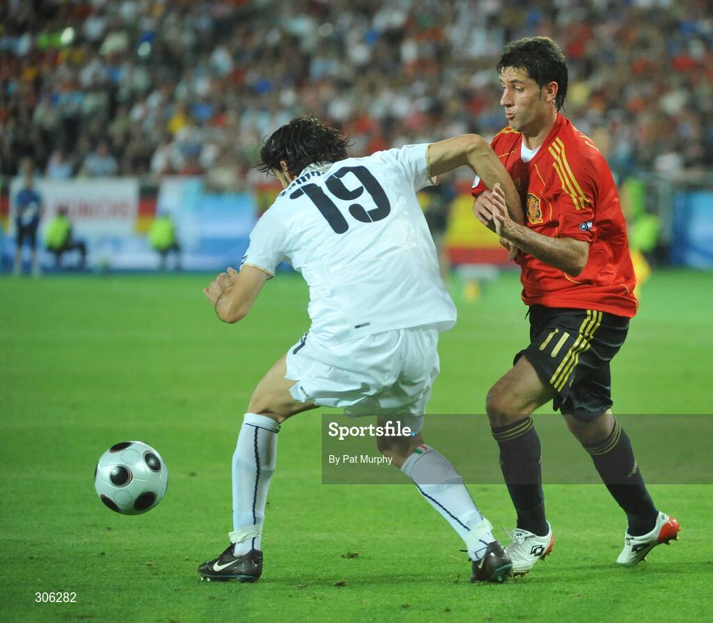 22 June 2008; Joan Capdevila, Spain, in action against Gianluca Zambrotta, Italy. UEFA EURO 2008TM, Quarter-Final, Spain v Italy, Ernst Happel Stadion, Vienna, Austria. Picture credit; Pat Murphy / SPORTSFILE