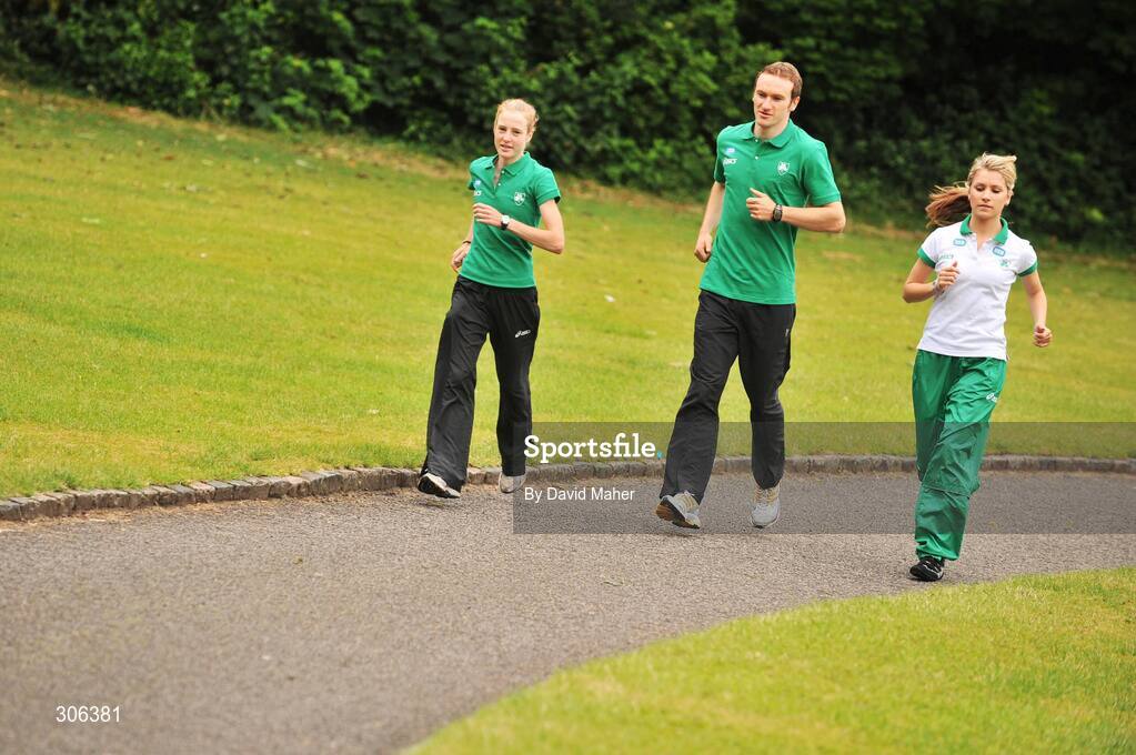 24 June 2008; Athletes, left to right, Fionnuala Britton, Paul Hession and Linda Byrne at the launch by Athletics Ireland and ESB of the ESB Athlete Support Scheme for 2008. ESB Head Office, Lower Fitzwilliam Street, Dublin. Picture credit: David Maher / SPORTSFILE