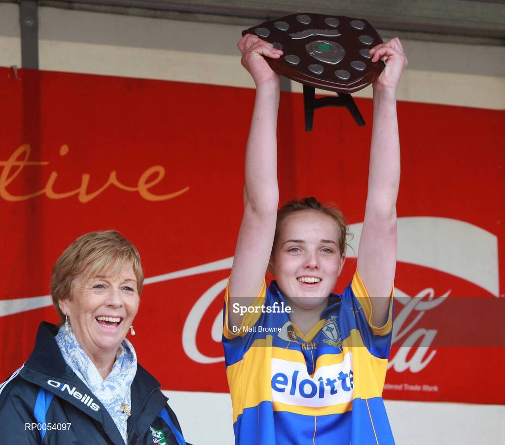 22 June 2008; Adrienne McCann, Ratoath, Co. Meath, captain lifts the trophy. Feile na nGael Camogie Finals, Division 3 Final, The Harps, Co. Laois v Ratoath, Co. Meath, Portlaoise GAA Club, Portlaoise, Laois. Picture credit: Matt Browne / SPORTSFILE
