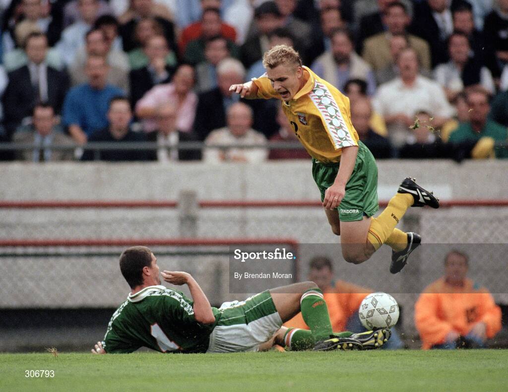 20 August 1997; Roy Keane, Republic of Ireland, in action against Lithuania. Republic of Ireland v Lithuania, World Cup qualifier, Group X, Lansdowne Road, Dublin. Picture credit; Brendan Moran / SPORTSFILE