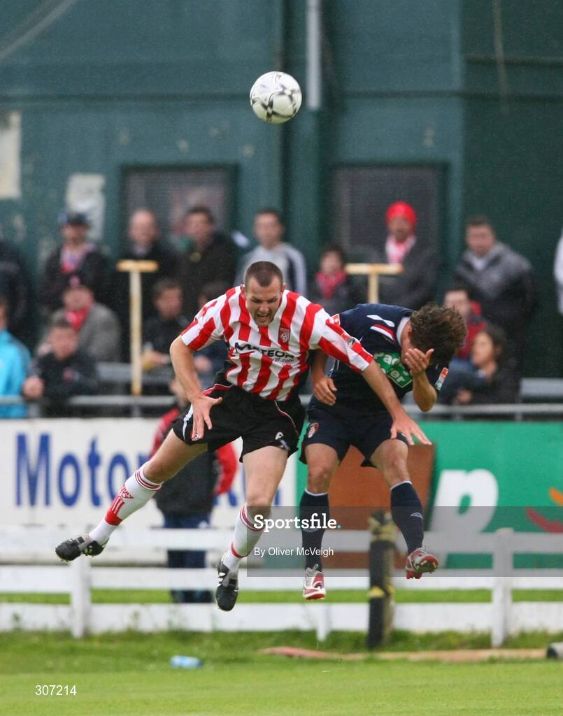 27 June 2008; Stephen Gray, Derry City, in action against Ryan Guy, St Patrick's Athletic. eircom league Premier Division, Derry City v St Patrick's Athletic, Brandywell, Derry. Picture credit: Oliver McVeigh / SPORTSFILE