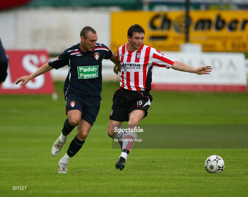 27 June 2008; Kevin Deery, Derry City, in action against Mark Quigley, St Patrick's Athletic. eircom league Premier Division, Derry City v St Patrick's Athletic, Brandywell, Derry. Picture credit: Oliver McVeigh / SPORTSFILE