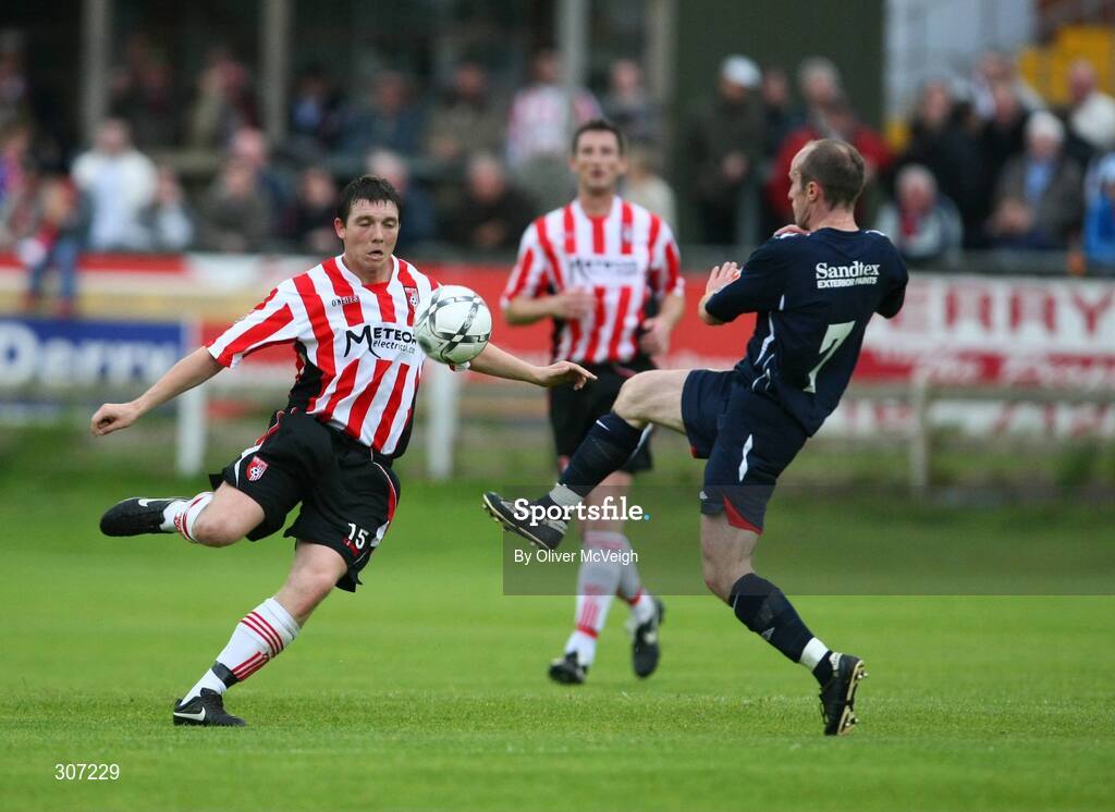 27 June 2008; Kevin Deery, Derry City, in action against Alan Kirby, St Patrick's Athletic. eircom league Premier Division, Derry City v St Patrick's Athletic, Brandywell, Derry. Picture credit: Oliver McVeigh / SPORTSFILE