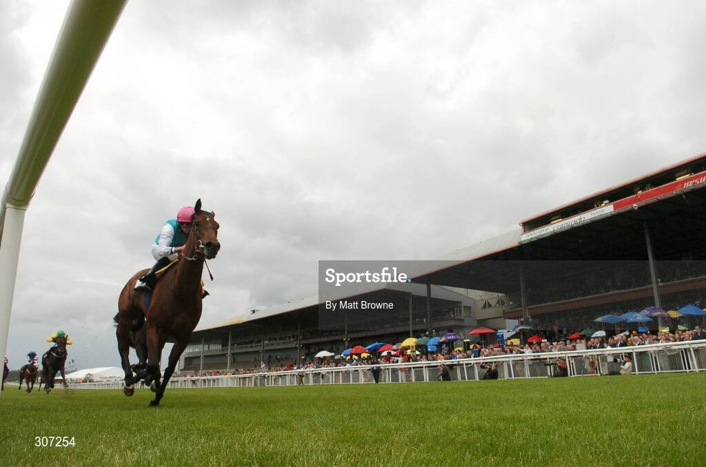 28 June 2008; Promising Lead, with Ryan Moore up, on their way to winning the Pretty Polly Stakes. Curragh Racecourse, Co. Kildare. Picture credit: Matt Browne / SPORTSFILE