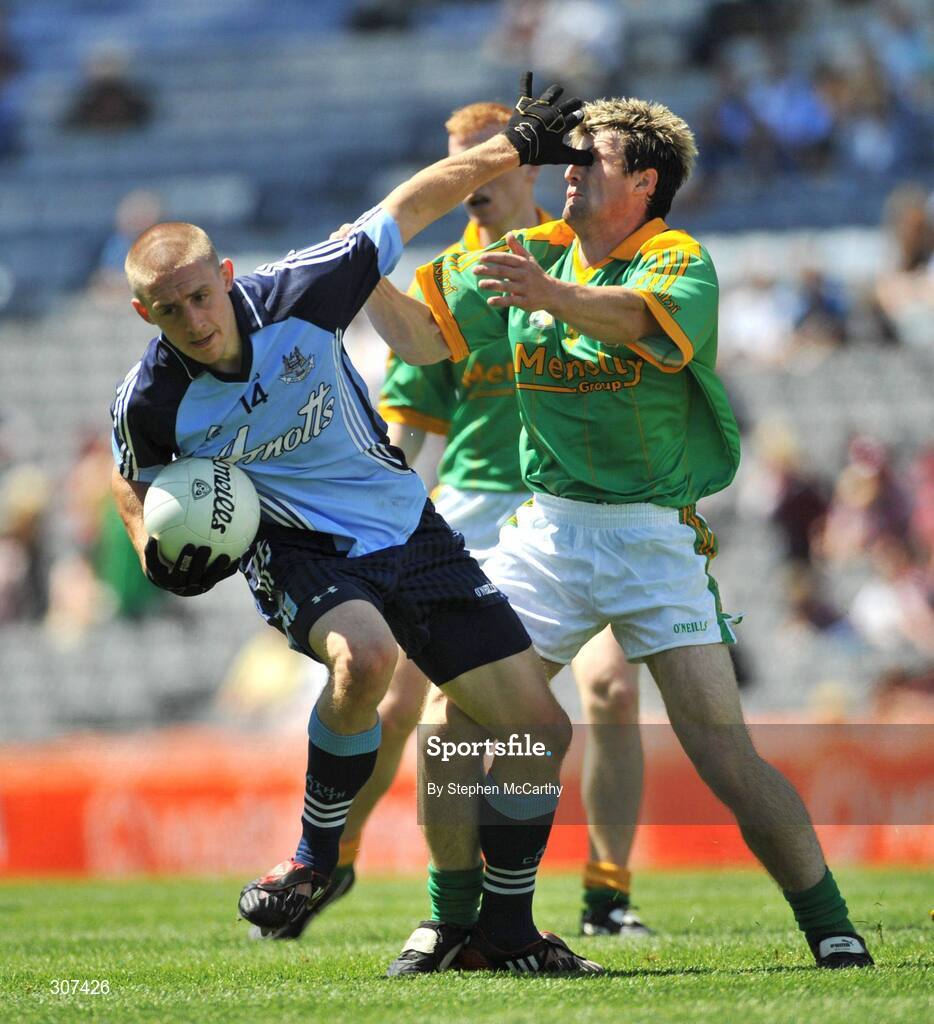 29 June 2008; Owen O'Gara, Dublin, in action against Martin Doran, Meath. Leinster Junior Football Championship Final, Dublin v Meath, Croke Park, Dublin. Picture credit: Stephen McCarthy / SPORTSFILE *** Local Caption *** 14    5