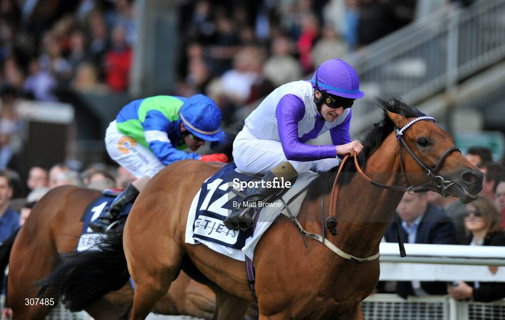 29 June 2008; Rock Moss, with Davy Moran up, on their way to winning the Netjets Scurry Handicap from second place Northern Dara with Adrian Nicholls up, Curragh Racecourse, Co. Kildare. Picture credit: Maurice Doyle / SPORTSFILE