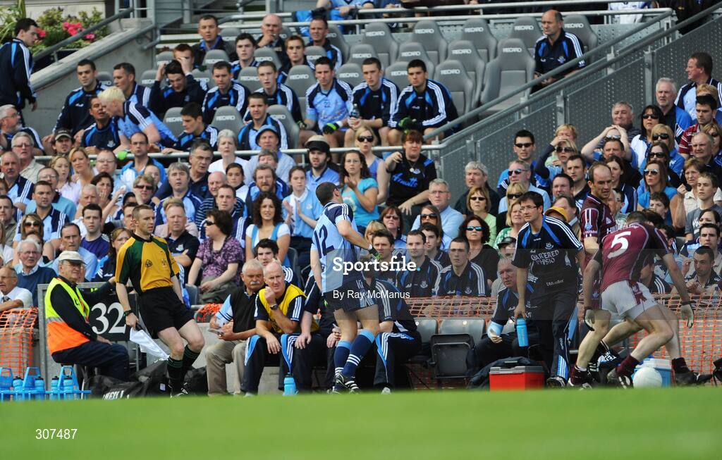 29 June 2008; Dublin's Bernard Brogan pulls up injured. He was substituted moments later. GAA Football Leinster Senior Championship Semi-Final, Dublin v Westmeath, Croke Park, Dublin. Picture credit: Ray McManus / SPORTSFILE