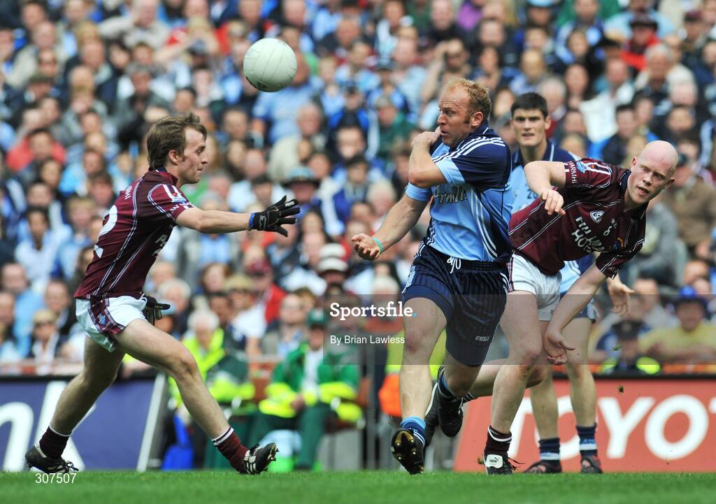 29 June 2008; Shane Ryan, Dublin, in action against Doran Harte, left, and Donal O'Donoghue, Westmeath. GAA Football Leinster Senior Championship Semi-Final, Dublin v Westmeath, Croke Park, Dublin. Picture credit: Brian Lawless / SPORTSFILE