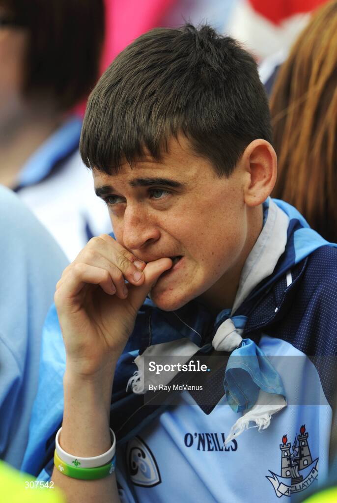 29 June 2008; A Dublin supporter watches the last few minutes of game. GAA Football Leinster Senior Championship Semi-Final, Dublin v Westmeath, Croke Park, Dublin. Picture credit: Ray McManus / SPORTSFILE
