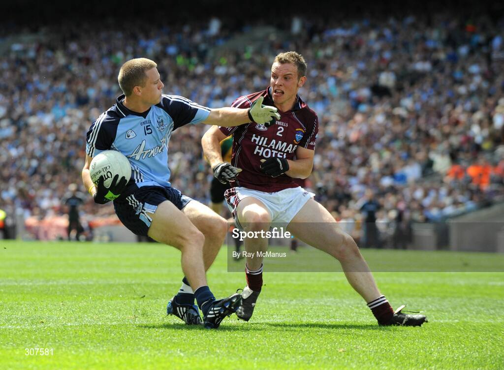 27 June 2008; Tomas Quinn, Dublin, in action against Francis Boyle, Westmeath. GAA Football Leinster Senior Championship Semi-Final, Dublin v Westmeath, Croke Park, Dublin. Picture credit: Ray McManus / SPORTSFILE