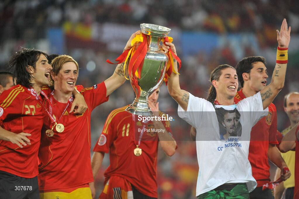 29 June 2008; Spanish players, from left, Ruben de la Red, Fernando Torres and Sergio Ramos celebrate after the game. UEFA EURO 2008TM, Final, Germany v Spain, Ernst Happel Stadion, Vienna, Austria. Picture credit; Pat Murphy / SPORTSFILE