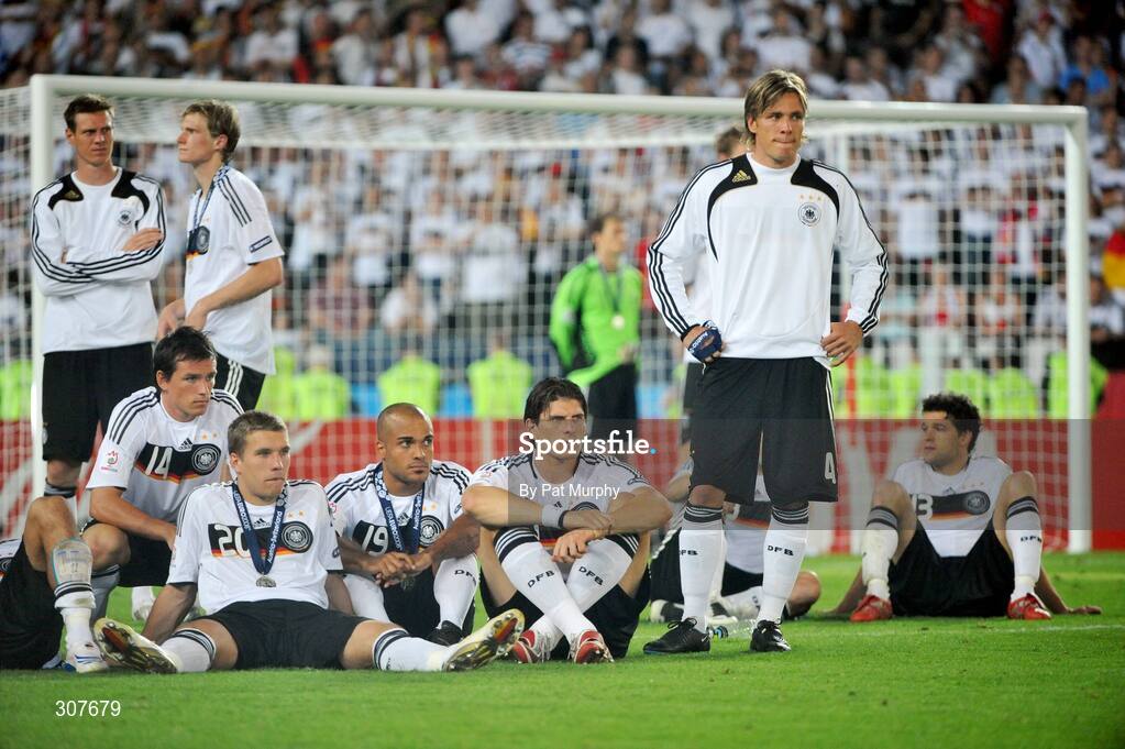 29 June 2008; The German players watch the celebrations after defeat to Spain. UEFA EURO 2008TM, Final, Germany v Spain, Ernst Happel Stadion, Vienna, Austria. Picture credit; Pat Murphy / SPORTSFILE