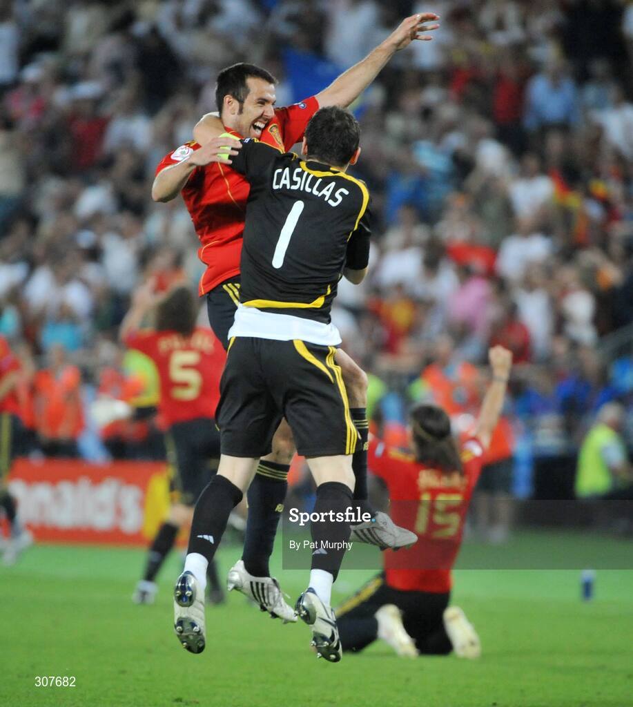 29 June 2008; Spanish players Iker Casillas, 1, and Carlos Marchena celebrate at the final whistle. UEFA EURO 2008TM, Final, Germany v Spain, Ernst Happel Stadion, Vienna, Austria. Picture credit; Pat Murphy / SPORTSFILE