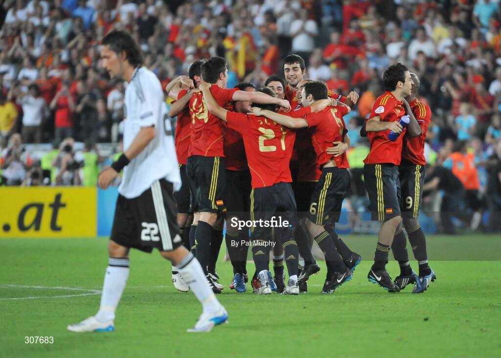 29 June 2008; The Spanish players celebrate as Germany's Kevin Kuranyi walks away. UEFA EURO 2008TM, Final, Germany v Spain, Ernst Happel Stadion, Vienna, Austria. Picture credit; Pat Murphy / SPORTSFILE