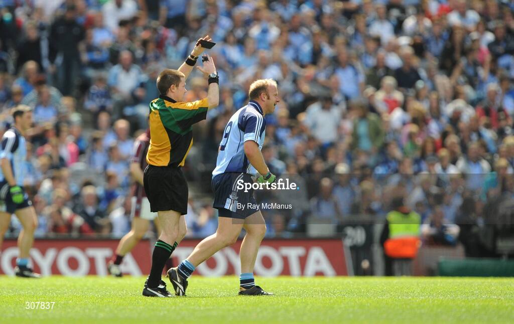29 June 2008; Referee Padraig Hughes, Armagh, signals a blood substitute as Dublin's Shane Ryan leaves the field with a bloodied nose. GAA Football Leinster Senior Championship Semi-Final, Dublin v Westmeath, Croke Park, Dublin. Picture credit: Ray McManus / SPORTSFILE