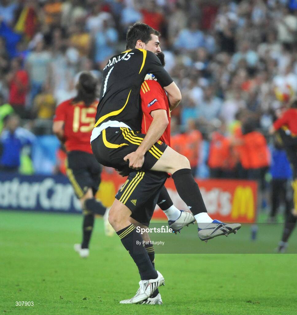 29 June 2008; Spain's Iker Casillas and Carlos Marchena celebrate at the final whistle. UEFA EURO 2008TM, Final, Germany v Spain, Ernst Happel Stadion, Vienna, Austria. Picture credit; Pat Murphy / SPORTSFILE