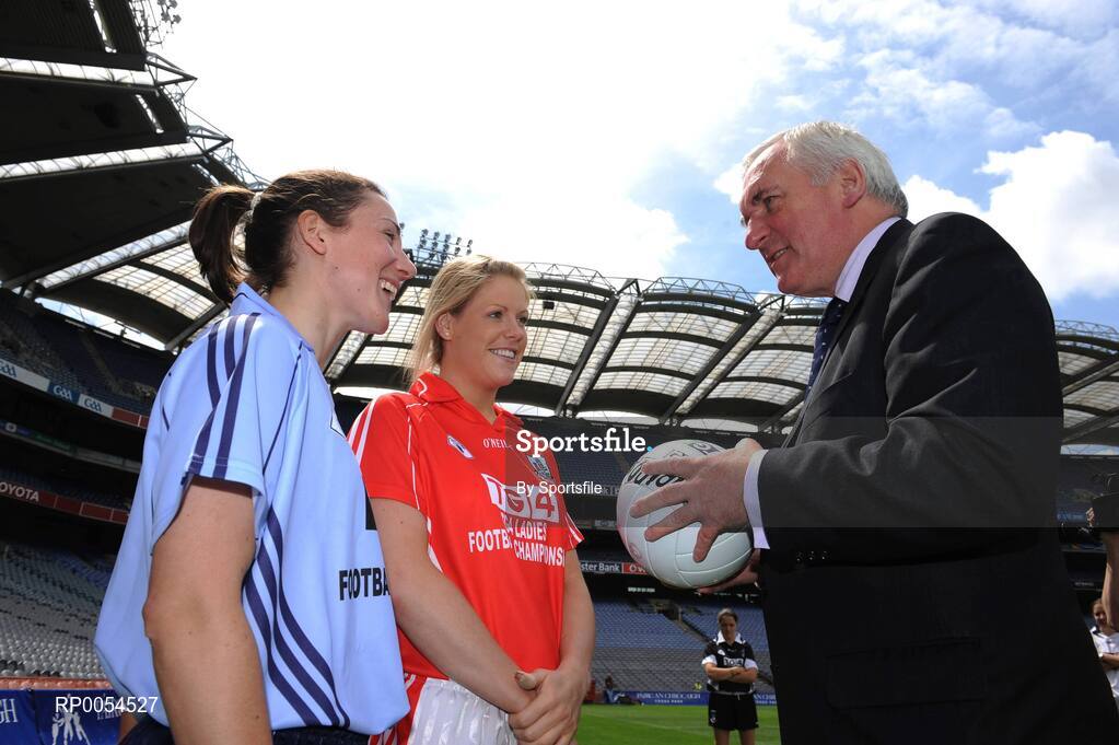 30 June 2008; Bertie Ahern, T.D. speaking with Dublin captain Denise Masterson and Cork captain Angela Walsh at the TG4 All-Ireland Ladies Football Championship Launch. Croke Park, Dublin. Photo by Sportsfile