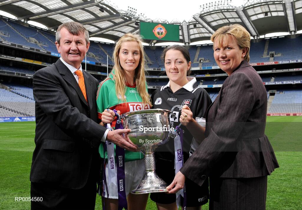 Mayos Claire OHara and Sligos Martina Keane with Pol O'Gallchoir, Ceannasai, TG4 and Geraldine Giles, Uachtaran Cumann Peil Gael na mBan at the TG4 All-Ireland Ladies Football Championship Launch. Croke Park, Dublin. Photo by Sportsfile