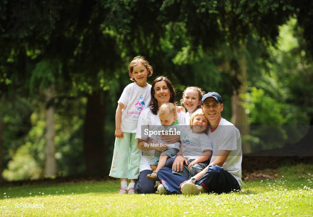 2 July 2008; Annette Kealy winner of this year's Flora Women's Mini-Marathon in Dublin at the Launch of Athletics Ireland Family Fitness Festival with her husband Eoin Brady and children, from left, Ellie, 6, Sean, 3, Lia, 9,  Aaron, 1. Farmleigh, Phoenix Park, Dublin. For more information visit www.familyfitnessfestival.ie. Picture credit: Matt Browne / SPORTSFILE