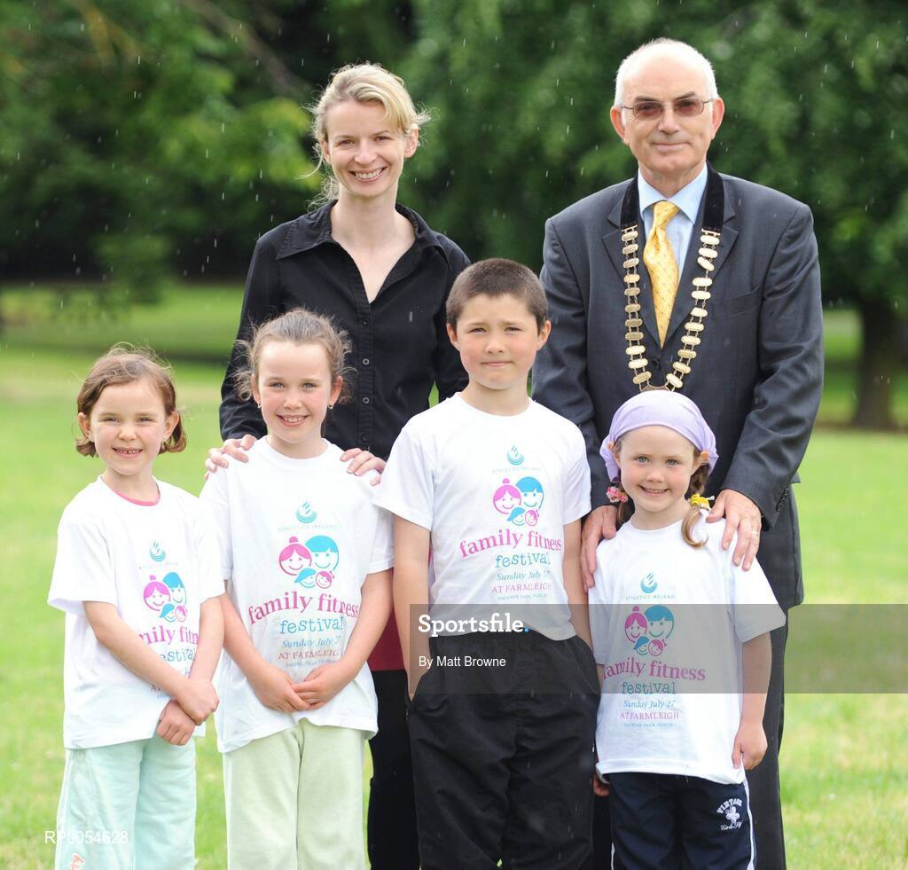 2 July 2008; Mary Coughlan CEO of Athletics Ireland, Liam Hennessey, Presedent of Athletics Ireland with from left Ellie Brady, Age 6, Lia Brady, Age 9, Cian May, Age 7, and Caoimhe May, Age 5, at the Launch of Athletics Ireland Family Fitness Festival. Farmleigh, Phoenix Park, Dublin. For more information visit www.familyfitnessfestival.ie. Picture credit: Matt Browne / SPORTSFILE
