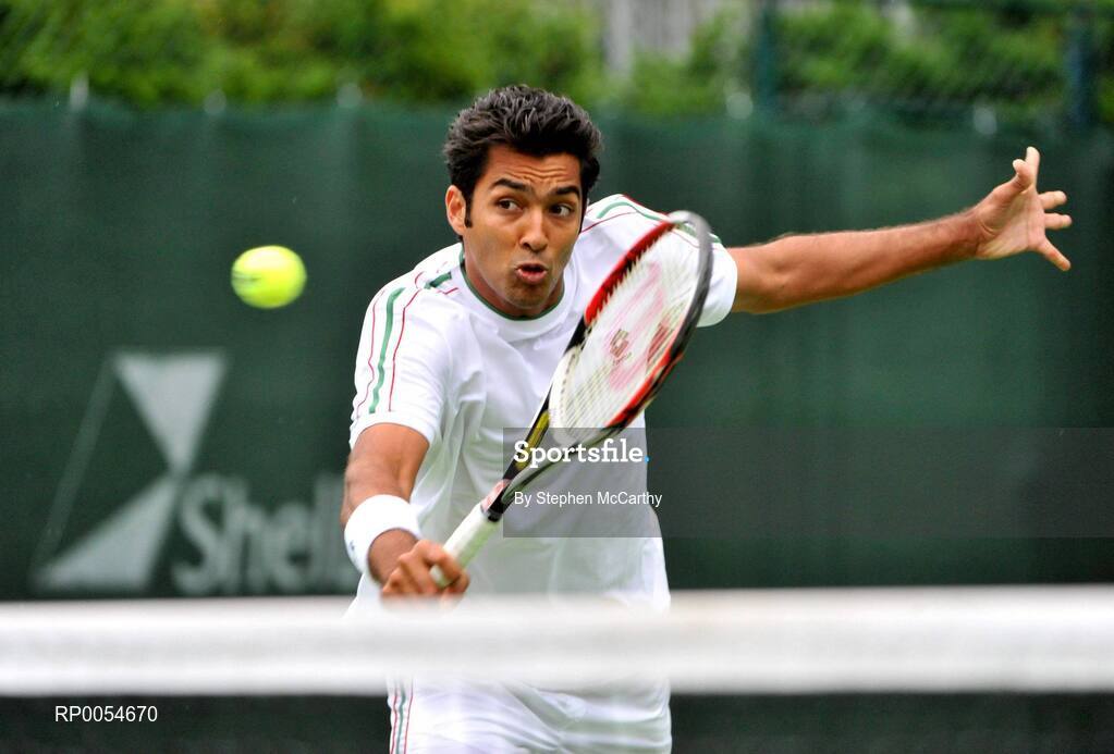 4 July 2008; Aisam-Ul-Haq Qureshi, right, in action against Jonathan Marray and Frederik Nielsen. Shelbourne Irish Open Mens Tennis Championships 2008, Doubles Final, Prakash Amritraj / Aisam-Ul-Haq Qureshi v Jonathan Marray / Frederik Nielsen, Fitzwilliam Lawn Tennis Club, Appian Way, Dublin. Picture credit: Stephen McCarthy / SPORTSFILE