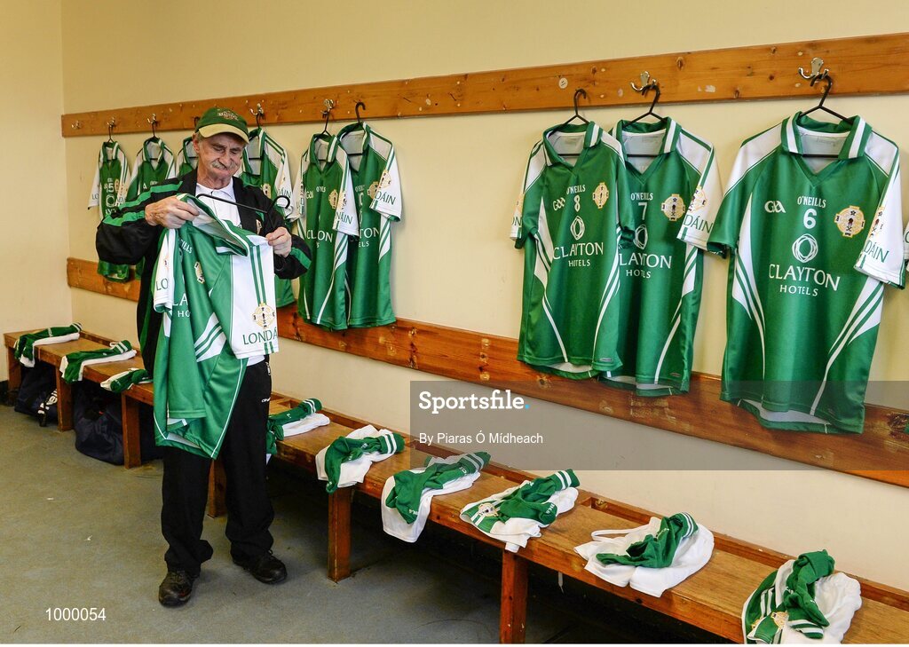 24 May 2015; Phil Roche, originally from Wexford Town, and in his eighth year as London kitman, prepares the jerseys in the dressing room before the game. Connacht GAA Football Senior Championship Quarter-Final, London v Roscommon. Páirc Smárgaid, Ruislip, London, England. Picture credit: Piaras Ó Mídheach / SPORTSFILE