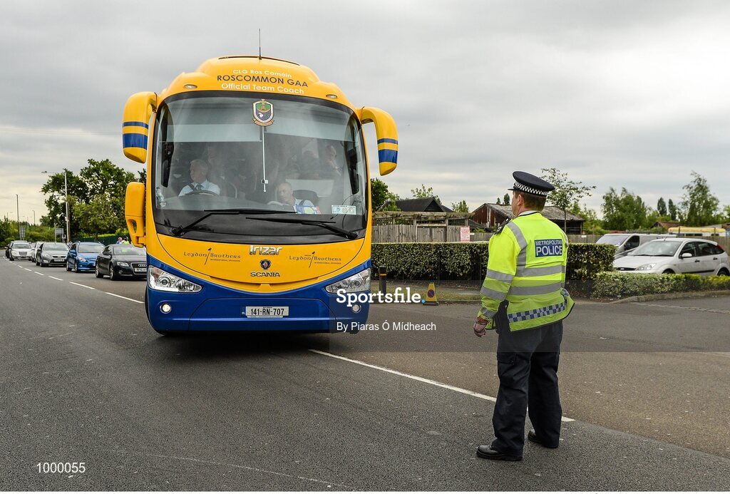 24 May 2015; The Roscommon team bus arrives at the ground ahead of the game. Connacht GAA Football Senior Championship Quarter-Final, London v Roscommon. Páirc Smárgaid, Ruislip, London, England. Picture credit: Piaras Ó Mídheach / SPORTSFILE