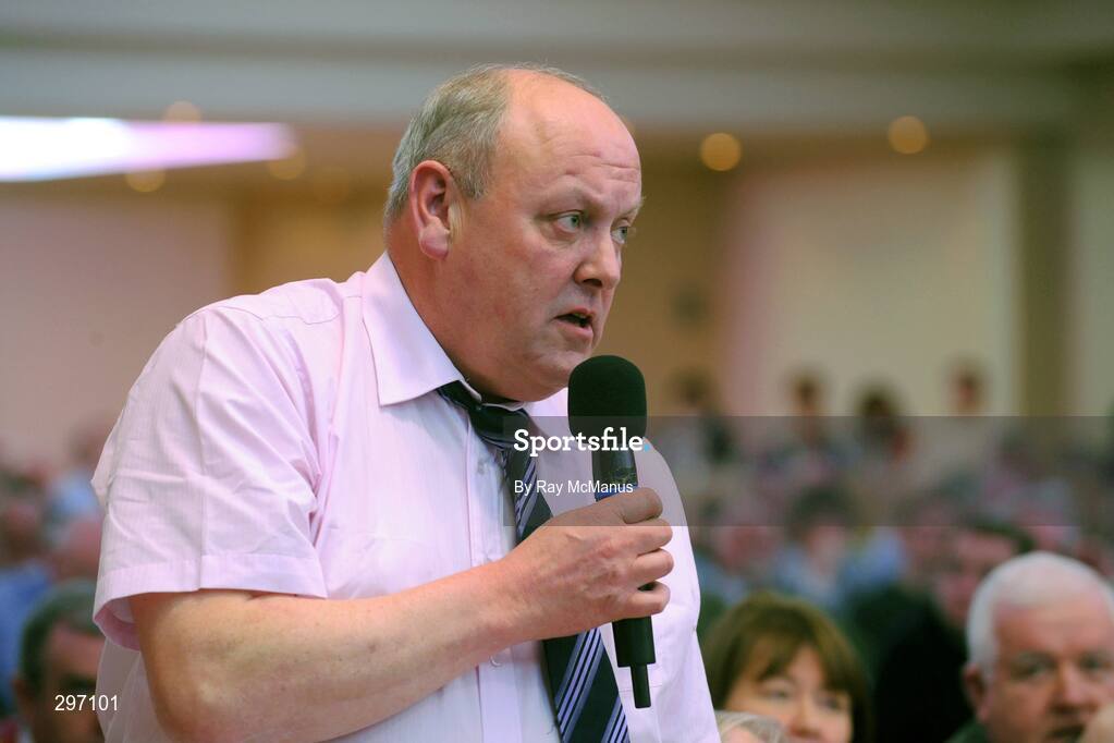 11 April 2008; Meath delegate Cathal Seoige speaking at the 2008 GAA Annual Congress. Radisson Hotel, Ballincar, Sligo. Picture credit: Ray McManus / SPORTSFILE