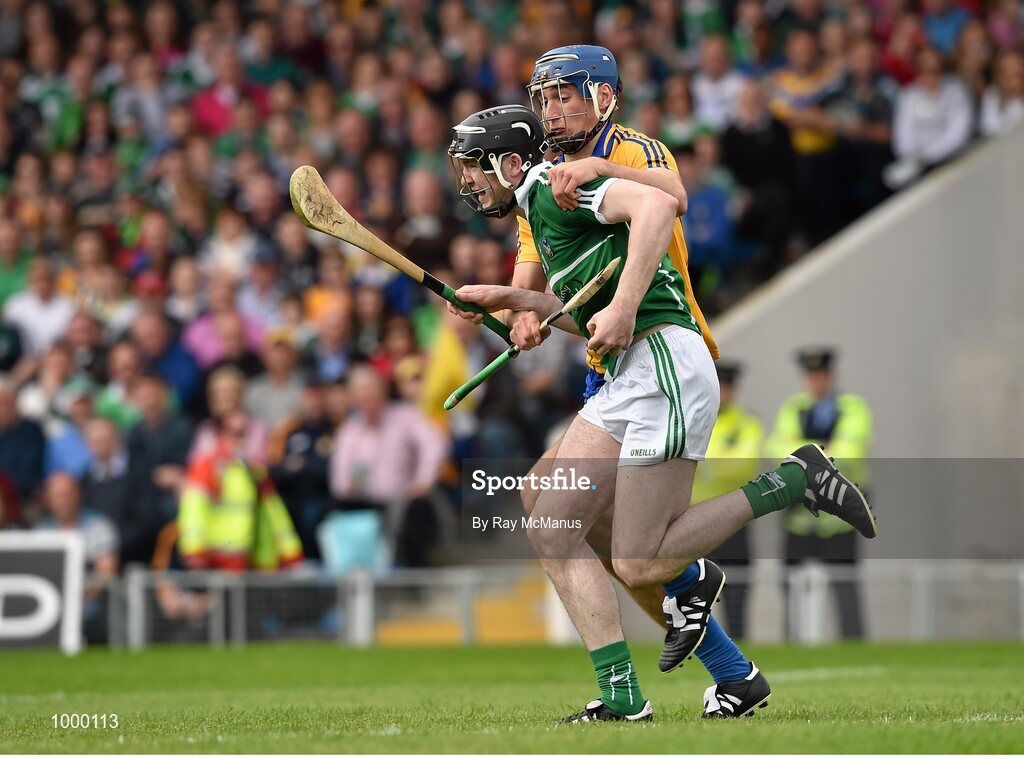 24 May 2015; Declan Hannon, Limerick, in action against Conor Ryan, Clare. Munster GAA Hurling Senior Championship Quarter-Final, Clare v Limerick. Semple Stadium, Thurles, Co. Tipperary. Picture credit: Ray McManus / SPORTSFILE