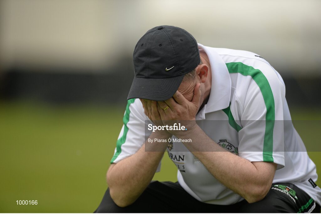 24 May 2015; London manager Paul Coggins reacts to a missed chance for his side late in the game. Connacht GAA Football Senior Championship Quarter-Final, London v Roscommon. Páirc Smárgaid, Ruislip, London, England. Picture credit: Piaras Ó Mídheach / SPORTSFILE