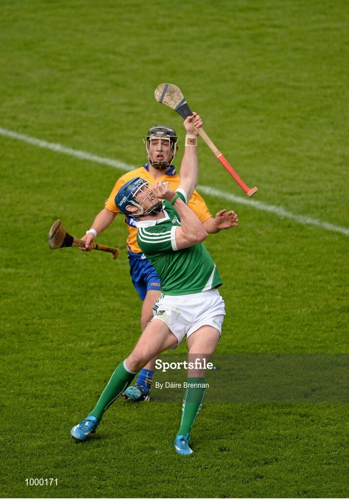 24 May 2015; Seamus Hickey, Limerick, in action against David Reidy, Clare. Munster GAA Hurling Senior Championship Quarter-Final, Clare v Limerick. Semple Stadium, Thurles, Co. Tipperary. Picture credit: Dáire Brennan / SPORTSFILE