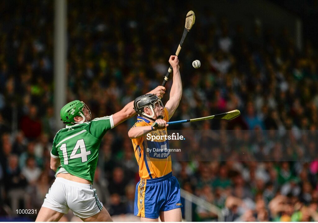 24 May 2015; Tony Kelly, Clare, in action against Shane Dowling, Limerick. Munster GAA Hurling Senior Championship Quarter-Final, Clare v Limerick. Semple Stadium, Thurles, Co. Tipperary. Picture credit: Dáire Brennan / SPORTSFILE