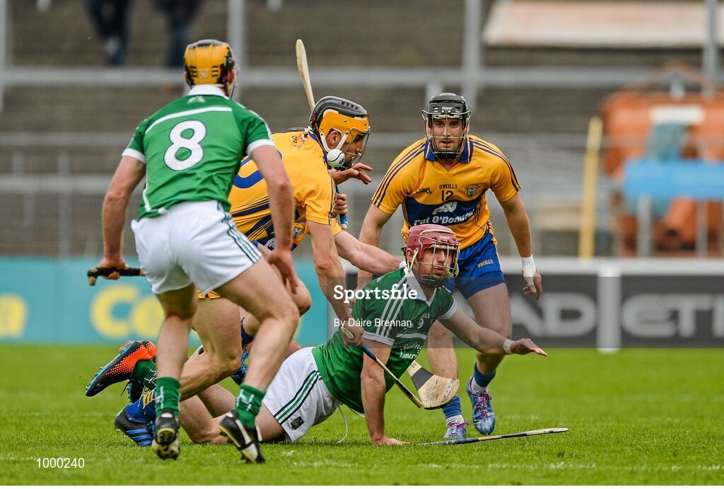 24 May 2015; Paudie O'Brien, Limerick, in action against John Conlon, Clare. Munster GAA Hurling Senior Championship Quarter-Final, Clare v Limerick. Semple Stadium, Thurles, Co. Tipperary. Picture credit: Dáire Brennan / SPORTSFILE
