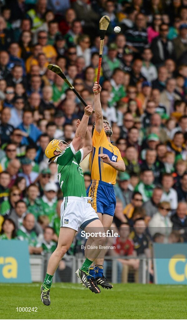 24 May 2015; Jack Browne, Clare, in action against Paul Browne, Limerick. Munster GAA Hurling Senior Championship Quarter-Final, Clare v Limerick. Semple Stadium, Thurles, Co. Tipperary. Picture credit: Dáire Brennan / SPORTSFILE