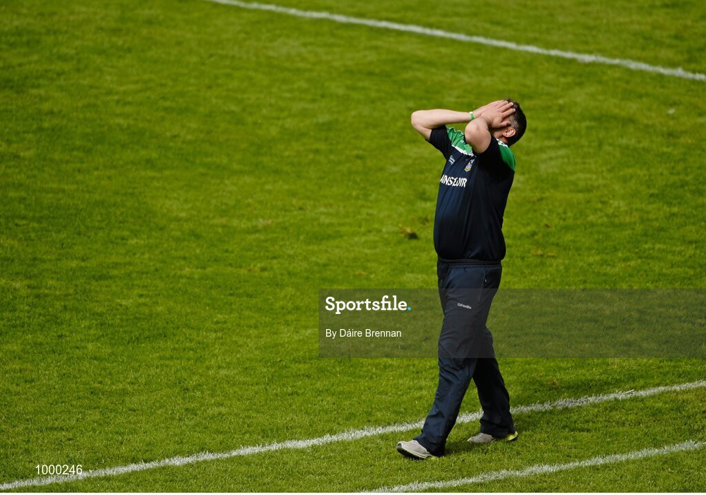 24 May 2015; Limerick manager TJ Ryan reacts on the sideline. Munster GAA Hurling Senior Championship Quarter-Final, Clare v Limerick. Semple Stadium, Thurles, Co. Tipperary. Picture credit: Dáire Brennan / SPORTSFILE