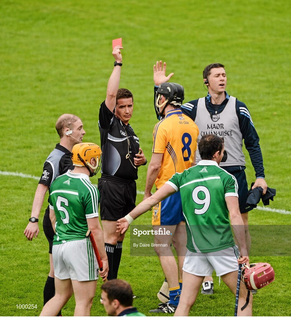 24 May 2015; Referee Colm Lyons shows Clare's Patrick Donnellan the red card at half time. Munster GAA Hurling Senior Championship Quarter-Final, Clare v Limerick. Semple Stadium, Thurles, Co. Tipperary. Picture credit: Dáire Brennan / SPORTSFILE