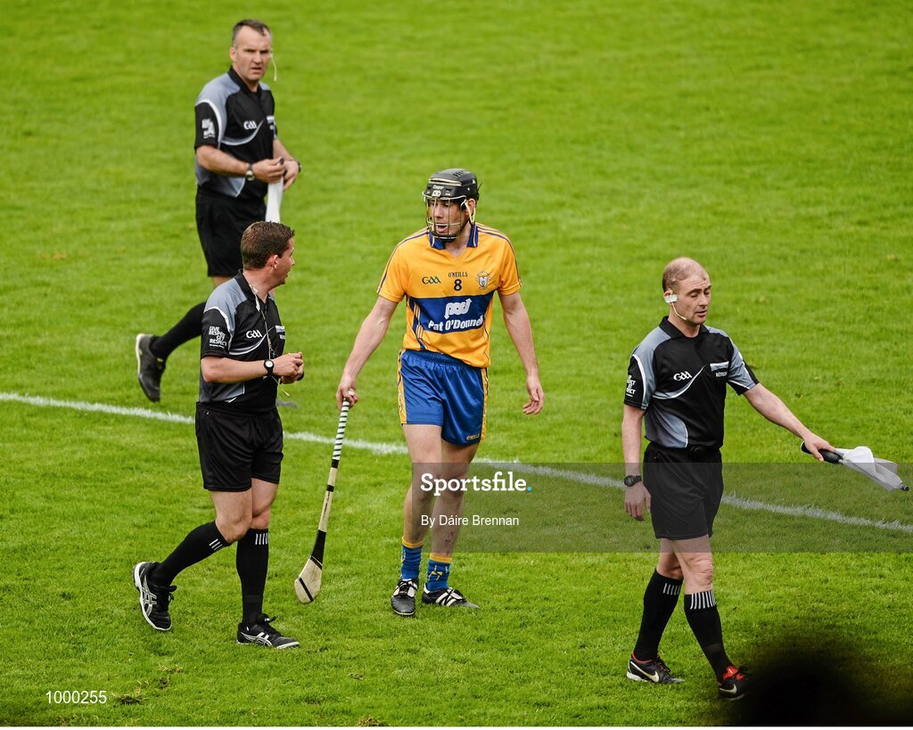 24 May 2015; Patrick Donnellan, Clare, argues with referee Colm Lyons, after he was shown the red card at half time. Munster GAA Hurling Senior Championship Quarter-Final, Clare v Limerick. Semple Stadium, Thurles, Co. Tipperary. Picture credit: Dáire Brennan / SPORTSFILE