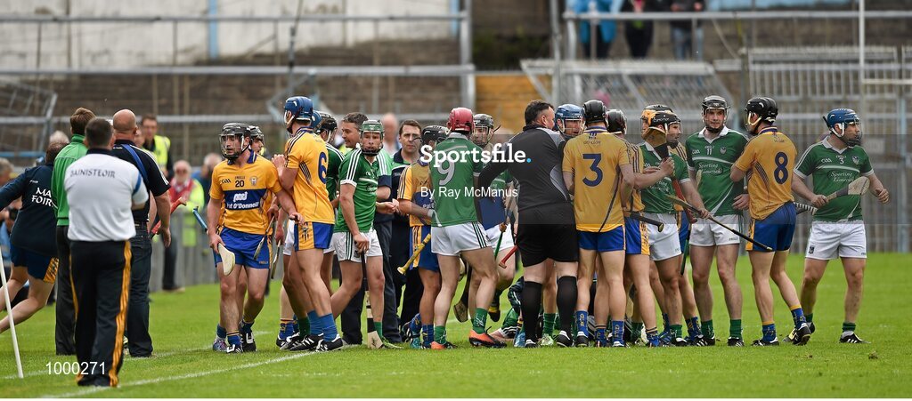 24 May 2015; Clare and Limerick players jostle each other just before half time. Munster GAA Hurling Senior Championship Quarter-Final, Clare v Limerick. Semple Stadium, Thurles, Co. Tipperary. Picture credit: Ray McManus / SPORTSFILE