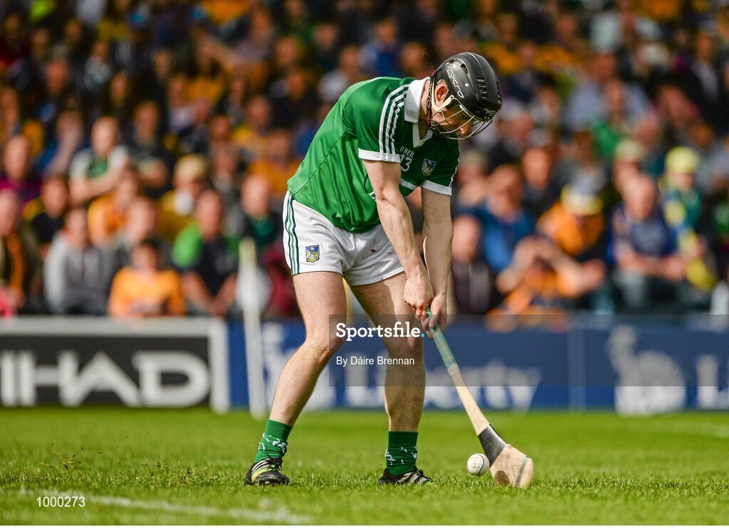 24 May 2015; Graeme Mulcahy, Limerick, scores his side's first goal. Munster GAA Hurling Senior Championship Quarter-Final, Clare v Limerick. Semple Stadium, Thurles, Co. Tipperary. Picture credit: Dáire Brennan / SPORTSFILE
