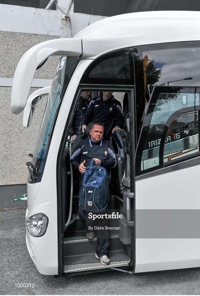 24 May 2015; Clare manager Davy Fitzgerald leaves the team bus before the game. Munster GAA Hurling Senior Championship Quarter-Final, Clare v Limerick. Semple Stadium, Thurles, Co. Tipperary. Picture credit: Dáire Brennan / SPORTSFILE