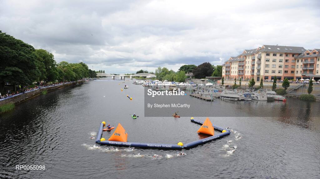 12 July 2008; A general view of the swim discipline of the Women's Elite Race at the triAthlone event. Over 1,500 competitiors took part in the third running of triAthlone sponsored by Waterways Ireland. TriAthlone will host the European Triathlon Championships in 2010, the first time the event has ever been held in Ireland. Waterways Ireland triAthlone Triathlon, Athlone, Co. Westmeath. Picture credit: Stephen McCarthy / SPORTSFILE