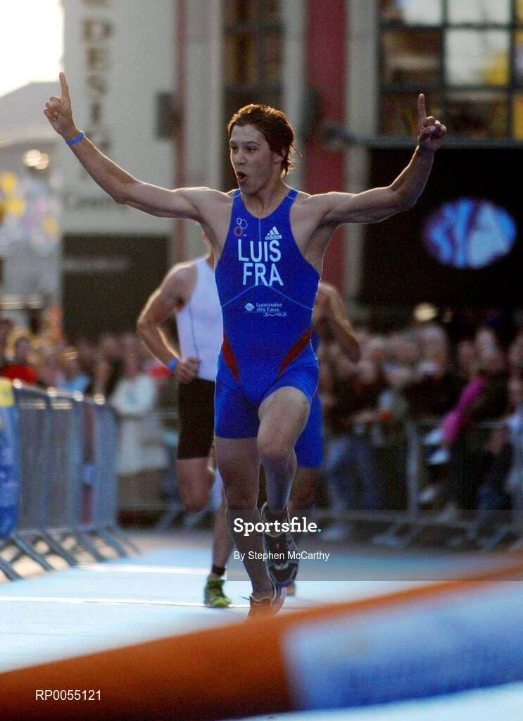 12 July 2008; Vincent Luis, France, celebrates as he approaches the finish line on his way to winning the Men's Elite Race at the triAthlone event. Over 1,500 competitiors took part in the third running of triAthlone sponsored by Waterways Ireland. TriAthlone will host the European Triathlon Championships in 2010, the first time the event has ever been held in Ireland. Waterways Ireland triAthlone Triathlon, Athlone, Co. Westmeath. Picture credit: Stephen McCarthy / SPORTSFILE