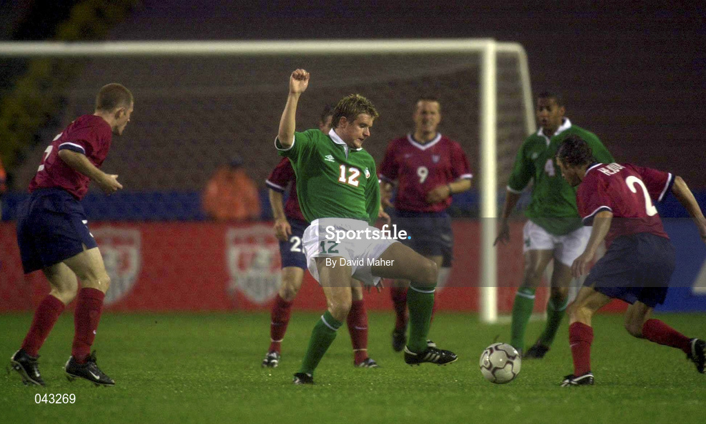 6 June 2000; Stephen McPhail of Republic of Ireland in action against Frankie Hejduk of USA during the US Nike Cup match between USA and Republic of Ireland at Foxboro Stadium in Foxborough, Massachusetts, USA. Photo by David Maher/Sportsfile