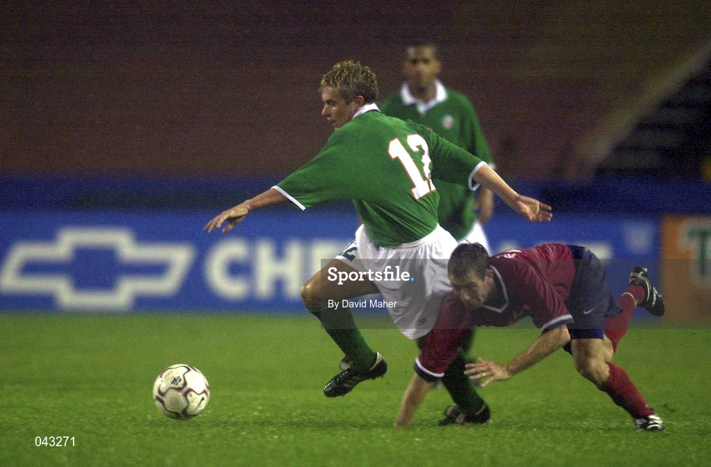 6 June 2000; Stephen McPhail of Republic of Ireland in action against Steve Ralston of USA during the US Nike Cup match between USA and Republic of Ireland at Foxboro Stadium in Foxborough, Massachusetts, USA. Photo by David Maher/Sportsfile