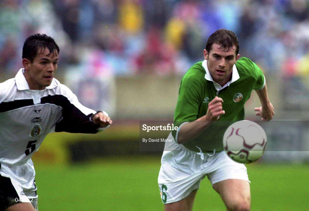 4 June 2000; Kevin Kilbane of Republic of Ireland in action against Israel Lopez of Mexico during the US Nike Cup game between Republic of Ireland and Mexico at Soldier Field in Chicago, Illnois, USA. Photo by David Maher/Sportsfile