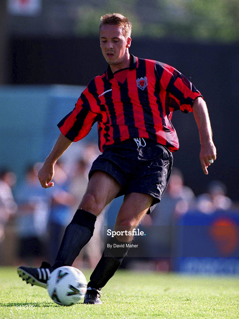 22 July 2000; Rob Bowman of Bohemians during the Derek Swan Testimonial match between Bohemians and Tranmere Rovers at Dalymount Park in Dublin. Photo by David Maher/Sportsfile